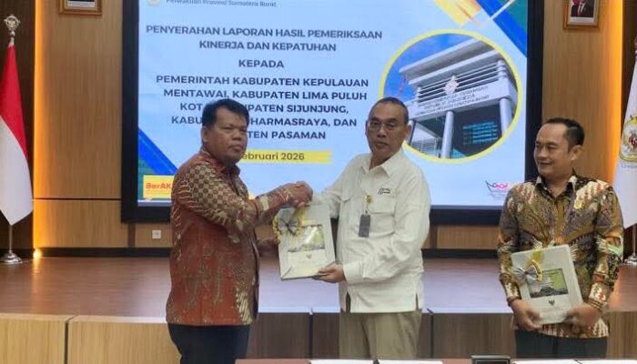 BPK Serahkan Hasil LHP Kabupaten Kepulauan Mentawai