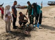 Masuki Ramadhan, Warga Tarusan Pessel Goro Bersihkan Pantai Batu Kalang