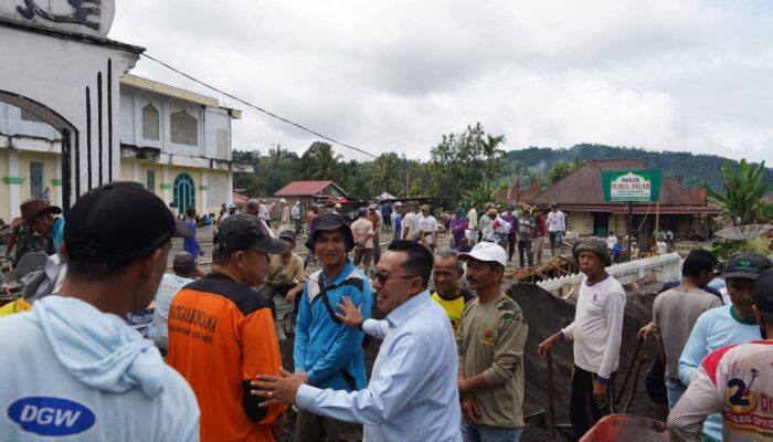 Semarak Ramadhan: Seribu Warga Baruah Bukik Bersama Bupati Tanah Datar Goro Bangun Fasilitas Masjid Nurul Falah