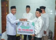 Safari Ramadhan di Solok, Gubernur Bawa Bantuan Ratusan Juta untuk Warga Terdampak 