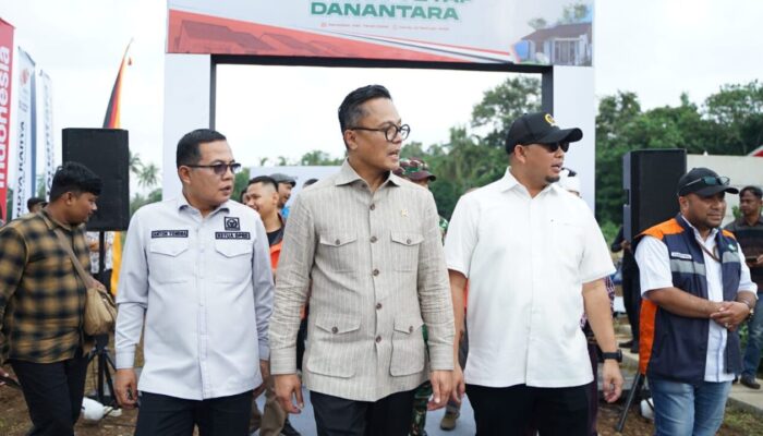 Andre Rosiade dan Dony Oskaria Groundbreaking Hunian Tetap Danantara untuk Korban Bencana di Tanah Datar