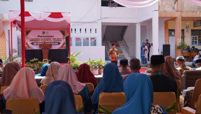 Allex Saputra Resmikan Masjid Darul Ulum SMPN 5 Padang Panjang