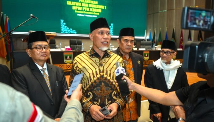 Pembinaan Jamaah Haji dan Umrah, Mahyeldi Tegaskan Peran Strategis FK KBIHU