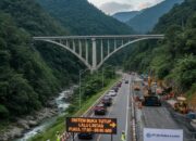 Polres Padang Panjang Siaga Antisipasi Kemacetan: Jalur Lembah Anai Dibuka Mulai Pukul 17.00 Hingga 08.00 WIB