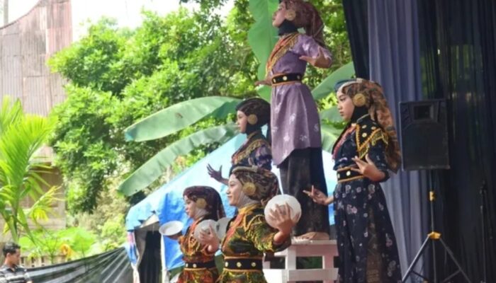 Didukung Kemenbud, 10 Grup Festival Tari Piring Kreasi se-Sumbar Beradu Aksi di Sijunjung