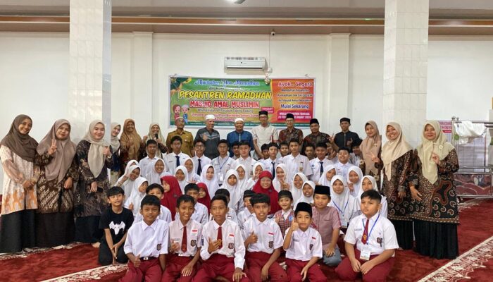 Kreatifnya Pesantren Ramadhan di Masjid Amal Muslim: Santri Diajak Menebar Kebaikan KURMA dan POS AMAL