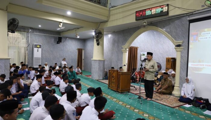 Masjid Sebagai Pusat Pembinaan Generasi Muda di Kota Padang