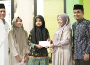 Berbuka Puasa Bersama Anak Yatim, Wako Solok Serahkan Santunan