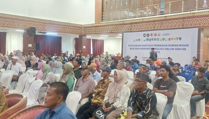 Korban Bencana Hidrometeorologi Siklon Senyar: Pemerintah Serahkan Bantuan Stimulan Tahap II Perbaikan 104 Unit Rumah di Pessel