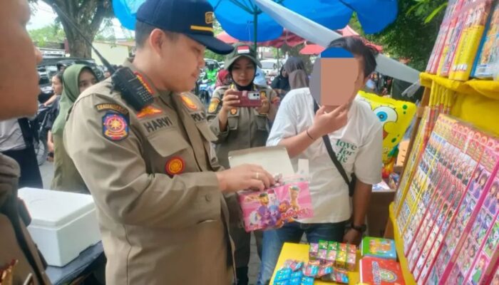 Seruan Wali Kota Diabaikan! Penjual Petasan Marak, Satpol PP Bertindak