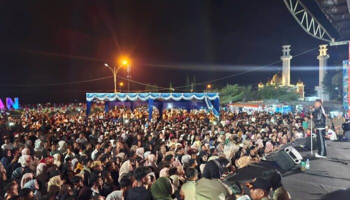 40 Ribu Tiket Terjual, Miliaran Rupiah Berputar di Pantai Carocok Painan