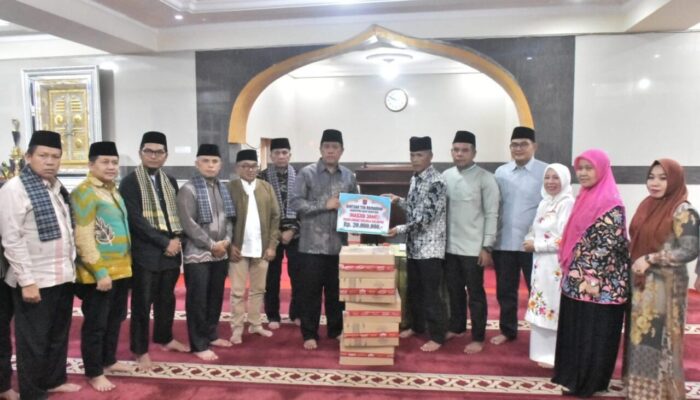 Sekda Agam Kunjungi Masjid Jami’ Lawang, Warga Curhat Soal BPJS Nonaktif