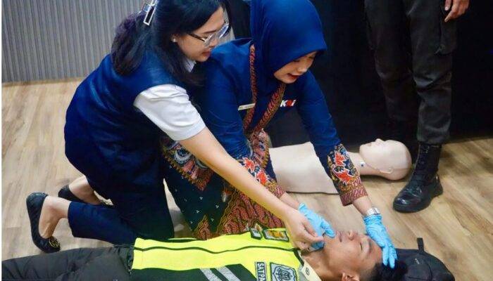 Siapkan Angkutan Lebaran Aman dan Nyaman: PT KAI Sumbar Gelar Pelatihan P3K bagi Pekerja