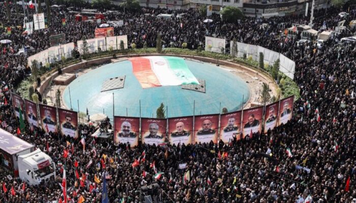 Ribuan Pelayat Antar Jenazah 165 Syuhada Korban Pengeboman Israel di Sekolah Putri Minab, Iran