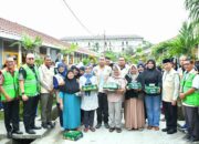 Kwarda Pramuka Sumbar Berbagi: Penghuni Huntara Dapat Uang Rp500 Ribu, Minuman Kaleng dan Kurma