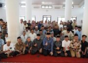 Kehangatan Idulfitri di Masjid Ar-Raudah, Fadly Amran Tekankan Pentingnya Silaturahmi dan Persaudaraan