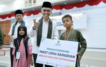 Senyum Anak Yatim Warnai Buka Puasa Bersama di Balairung Rumdin Bupati Agam: Dapat Paket Lebaran dan Uang Saku