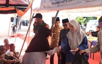 Lebaran Semakin Dekat, 53 KK Penghuni Huntara Bayang Utara Pessel Dapat Bantuan Sembako dan Uang Tunai