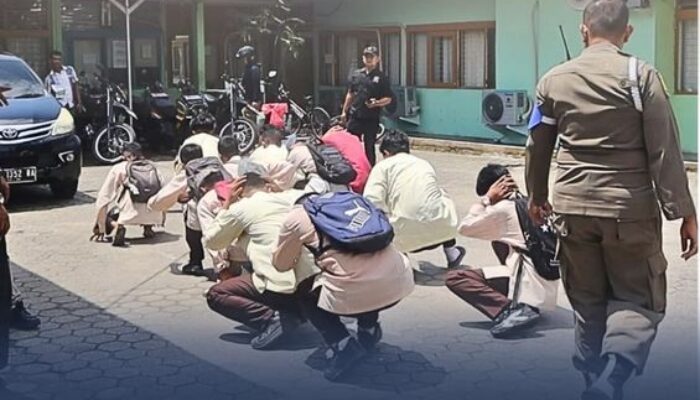 Bukannya Belajar Malah ‘Cabut’, Belasan Siswa di Lubuk Lintah Tak Berkutik Diangkut Satpol PP