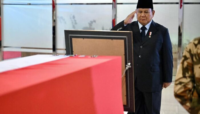 Isak Tangis Pecah di Soetta: Presiden Prabowo Lepas Keberangkatan 3 Jenazah Prajurit TNI Terbaik ke Peristirahatan Terakhir