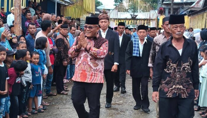 Membasuh Rindu Adat di Talamau: Saat Bupati Yulianto Larut dalam Tradisi Babimba