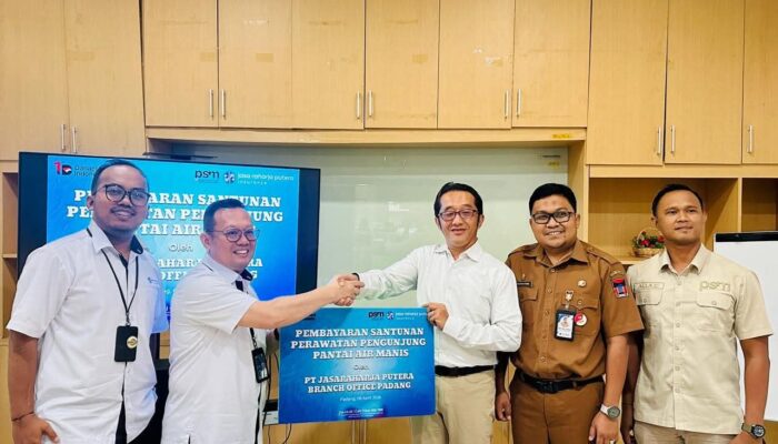 Wujudkan ‘Safe Tourism’, Perumda PSM dan Jasa Raharja Serahkan Santunan Korban Pantai Air Manis