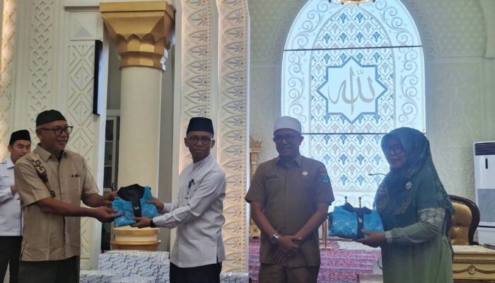 Lepas 344 Jemaah Calon Haji Padang, Pemko Tekankan Kedisplinan dan Kemandirian Lansia