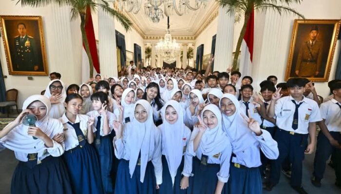 Momen Siswa SMPN 39 Jakarta di Istana Negara, Ingin Jadi Menteri Keuangan dan Presiden