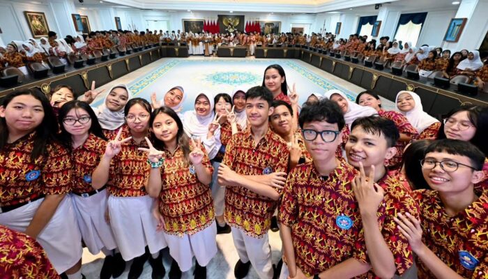 Bukan Lagi Mimpi, Pelajar SMAN 2 Jakarta Kini Bisa Keliling Istana Kepresidenan