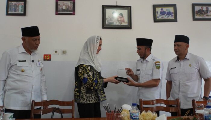 Sambil Santap Sate Mak Syukur, Menpar Restui Padang Panjang Jadi Pusat Wisata Religi & Budaya