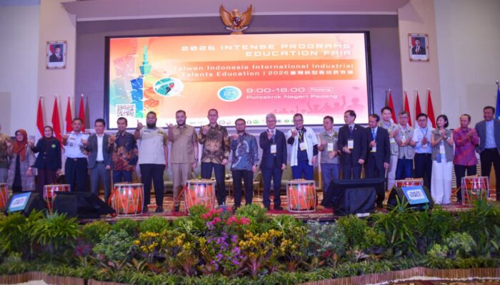 Gandeng 12 Kampus Taiwan, Fadly Amran Targetkan Puluhan Pelajar Padang Kuliah di Taiwan Setiap Tahun