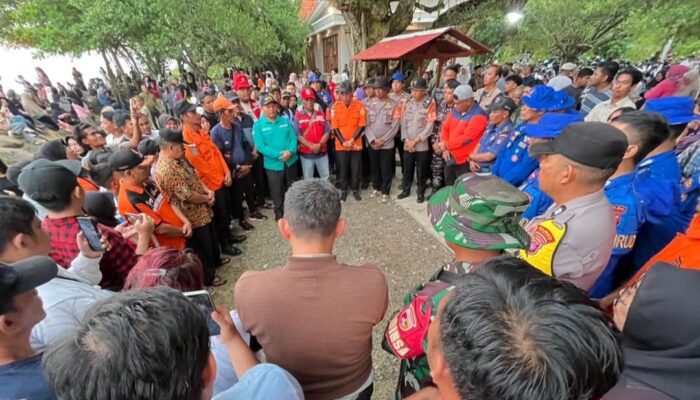 Tujuh Hari Menanti Mukjizat, Isak Tangis Orang Tua Iringi Penutupan Pencarian 2 Siswa SD yang Hilang di Pantai Padang