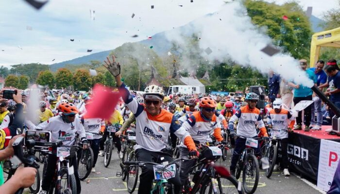 2.000 Pesepeda Serbu Kota Padang Panjang dalam Gowes Fun Adventure 2026