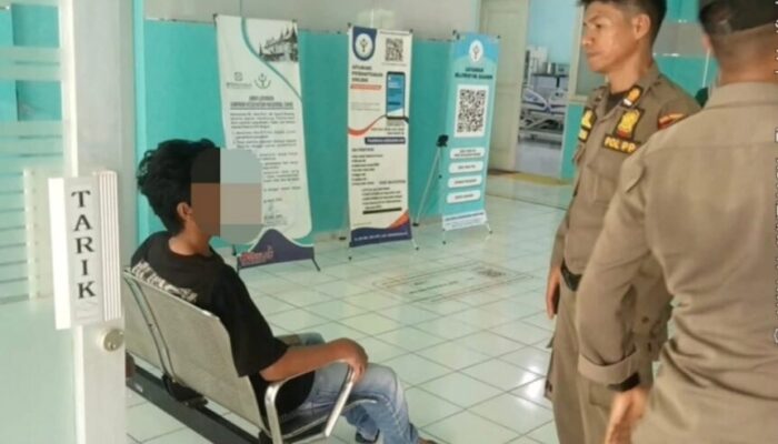 Jalan Thamrin Mencekam! Pria Ngamuk Tak Terkendali Akhirnya Tumbang di Tangan Satpol PP