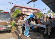 Pos Ronda Jadi Lapak PKL di Samping Kampus AKBP Akhirnya Diratakan Satpol PP Padang