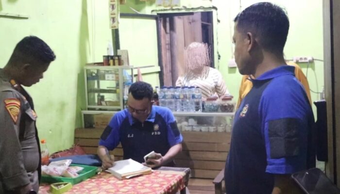 Meresahkan Warga, ‘Bilik Cinta’ dan Belasan Botol Miras di Atom Center Disikat Satpol PP