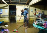 Sungai Batang Tampo Mengamuk, 5 Rumah dan Jembatan di Lintau Buo Hanyut