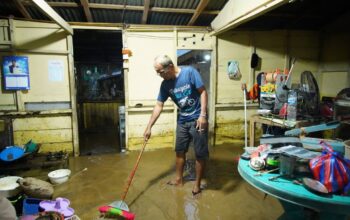 Sungai Batang Tampo Mengamuk, 5 Rumah dan Jembatan di Lintau Buo Hanyut