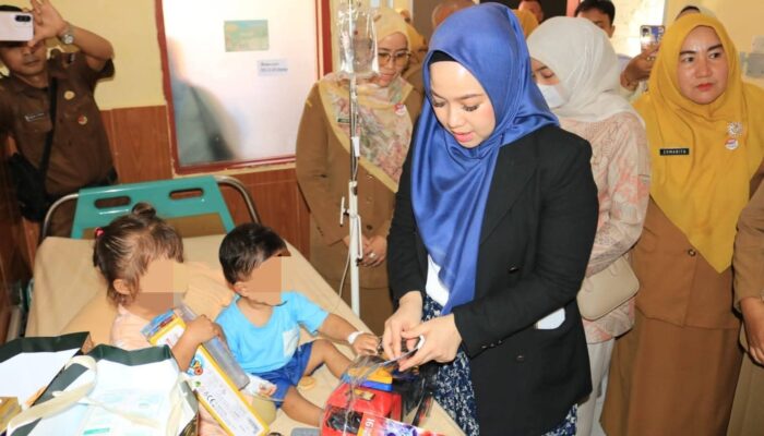 Mainan Mobil-Mobilan dari Istri Wali Kota Redam Tangis Arkan di RS Bhayangkara
