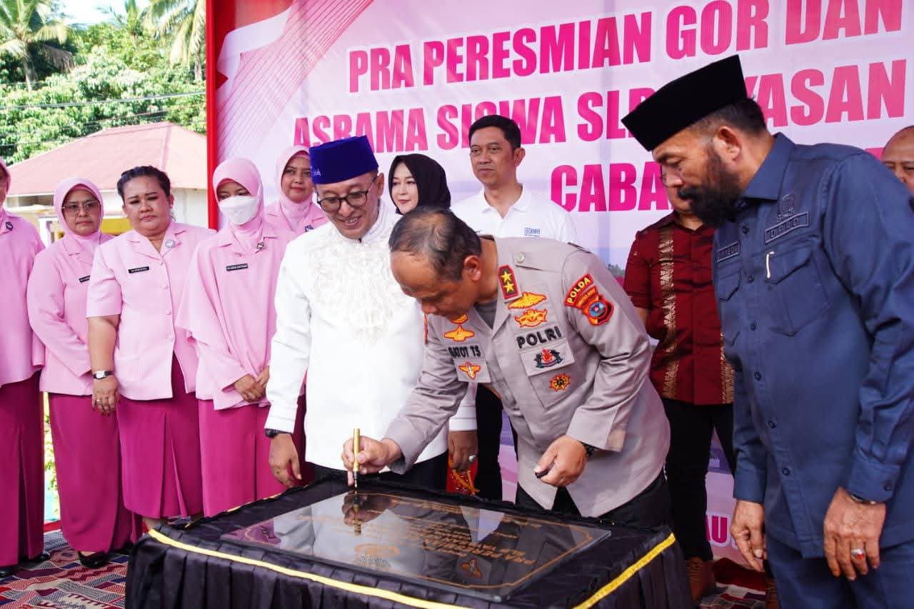 Kapolda sumbar resmikan GOR Dan asrama di Lintau, Tanah Datar.jpg