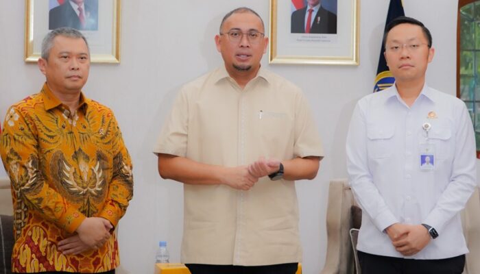 Andre Rosiade Temui Menhub, Anggaran 165 Penjaga 54 Perlintasan KA Sumbar Dipastikan Aman
