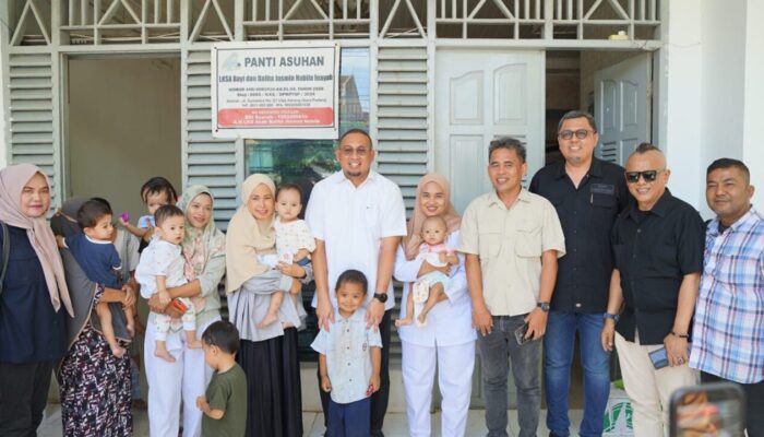 Andre Rosiade Haru Kunjungi Panti Bayi Terlantar di Padang, Bantu Rp25 Juta dan akan Jadikan Azizah Donatur Tetap
