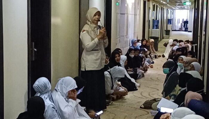 Jemaah Haji Perempuan Asal Padang Diberi Edukasi Fikih Haid Sebelum Tawaf