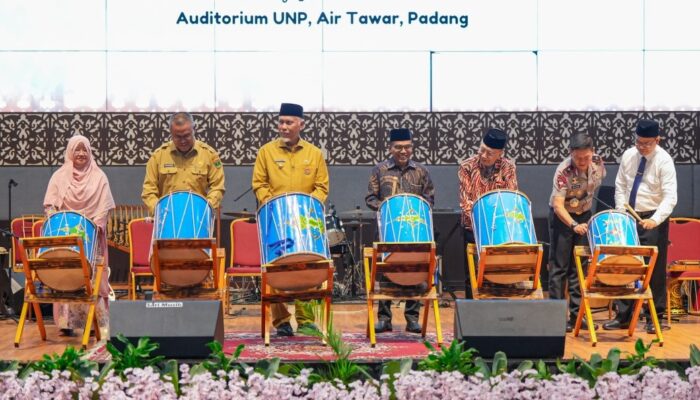 Sentil Pembekalan Nikah Hanya 2 Jam, Mahyeldi Dorong Kurikulum Ketahanan Keluarga Diniyyah Puteri