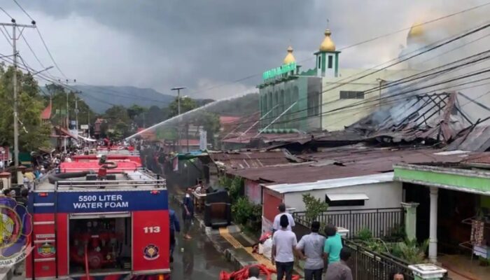 Jago Merah Mengamuk Saat Azan Shalat Jumat, 4 Rumah di Bukik Apit Bukittinggi Ludes Jadi Arang