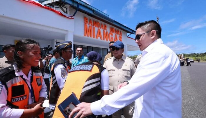 Presiden Prabowo Kunjungi Pulau Miangas: Cek Fasilitas Air Bersih dan Puskesmas di Perbatasan Utara