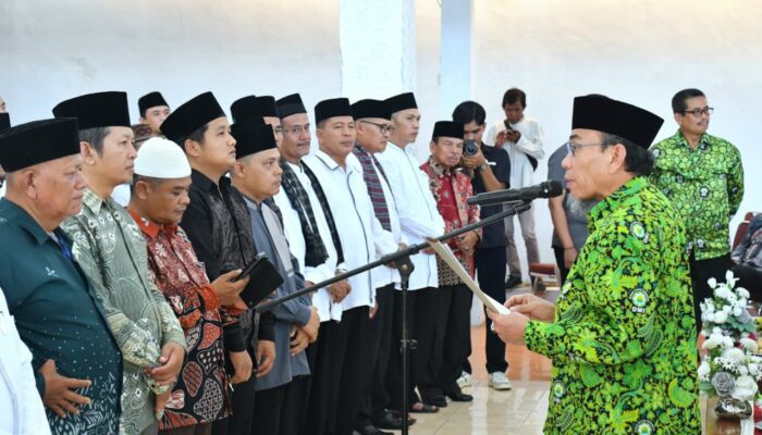 Gencarkan Smart Surau, Maigus Nasir Lantik Pengurus DMI Kelurahan se-Kota Padang