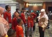Gagas Wisata Inklusif, PKK Padang Panjang Ajak Puluhan Anak Disabilitas Nobar di XXI