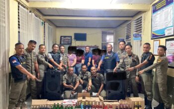 Razia Miras di Pasar Surantih: Satpol PP Pesisir Selatan Sita Puluhan Botol Alkohol