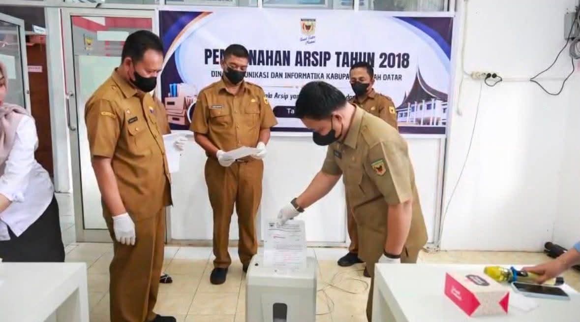 Pemusnahan arsip Diskominfo Tanah Datar.jpg